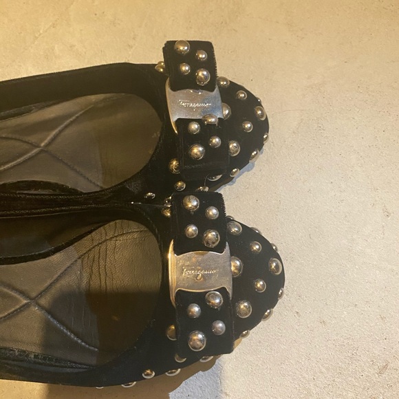 Salvatore Ferragamo flats velvet，size 6.5 - Picture 1 of 6